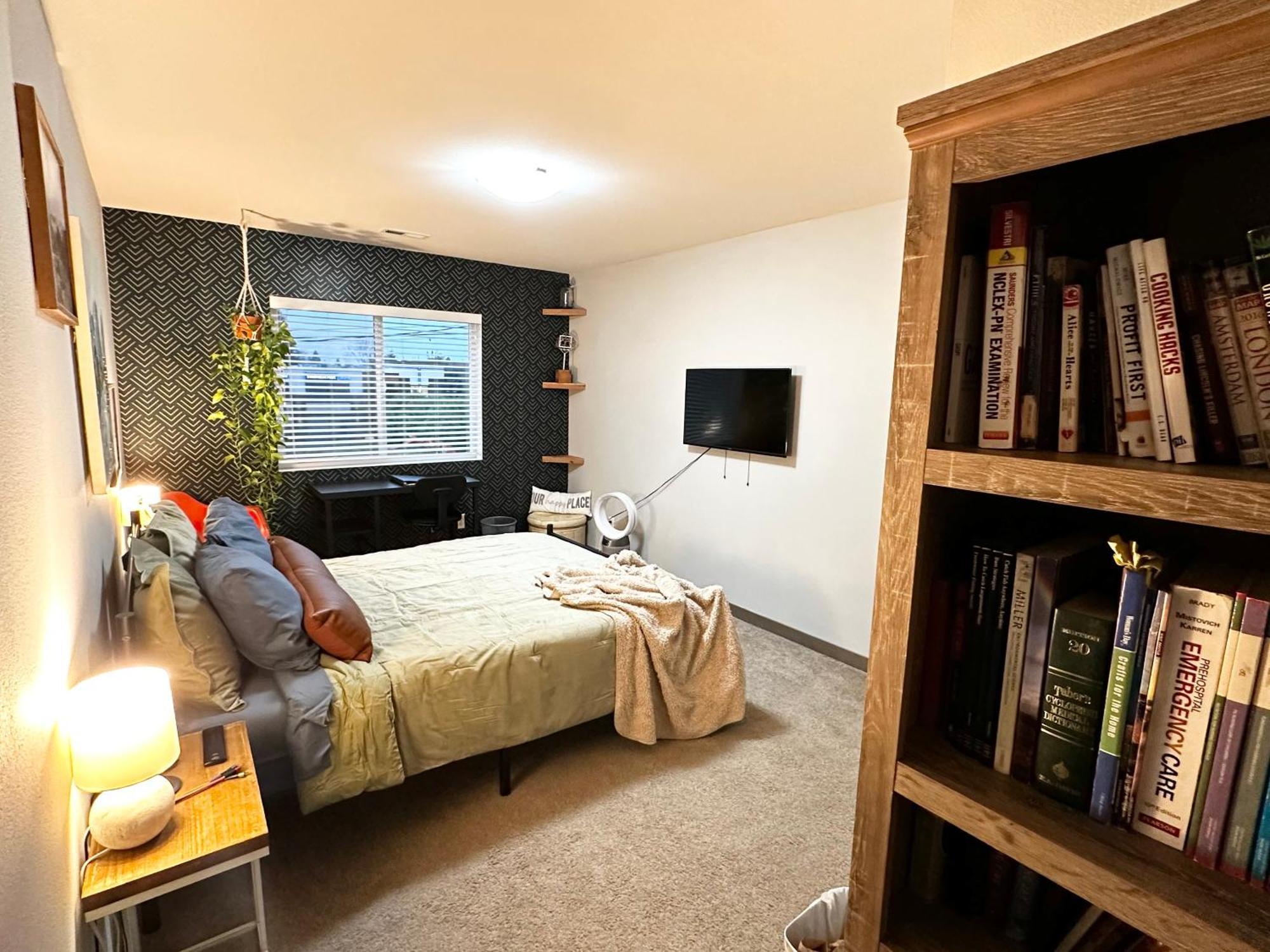 Central Tacoma Homestay With Breakfast Included -Private Room- Room photo